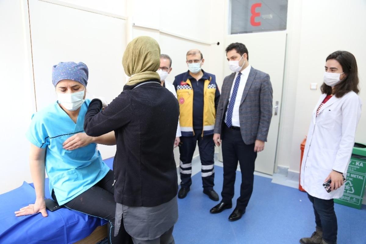 Sivas&rsquo;ta ilk etapta 10 bin aşı