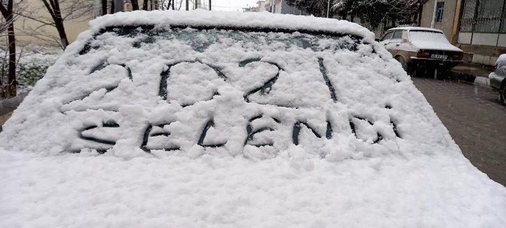 Selendi’ye ilk kar yağdı G1