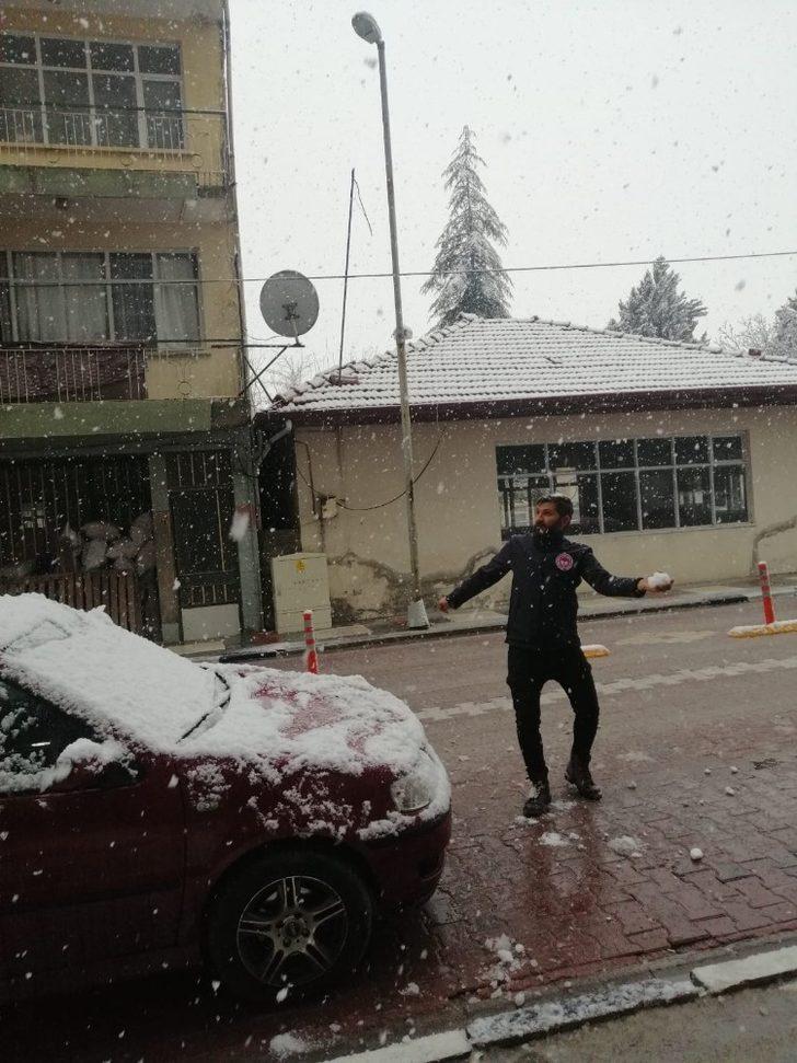 Selendi’ye ilk kar yağdı G4