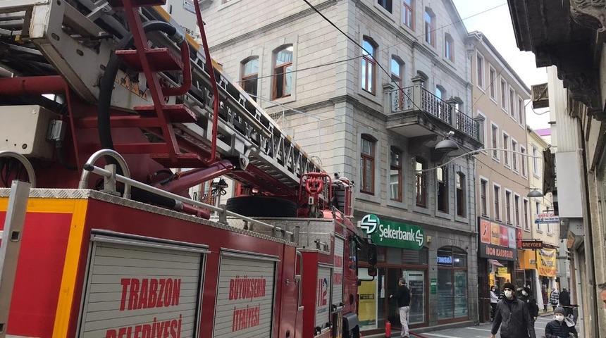 Şekerbank’ta yangın paniği