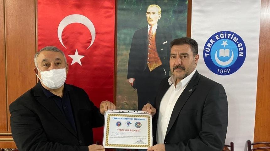 Ünsal’dan Türk Eğitim Sen İl Başkanına teşekkür belgesi