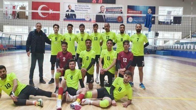 Hakkari Mir Voleybol Takımı 3-1 yenildi