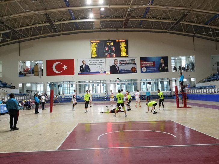 Hakkari Mir Voleybol Takımı 3-1 yenildi G4