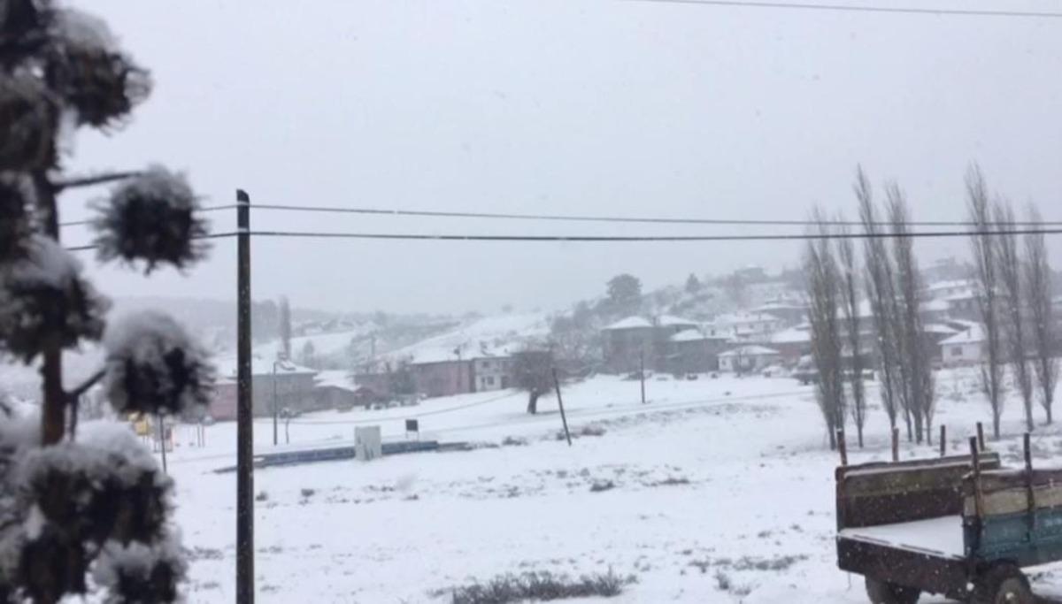 Ge&ccedil; gelen kar Denizli&rsquo;ye gelinliğini giydirdi