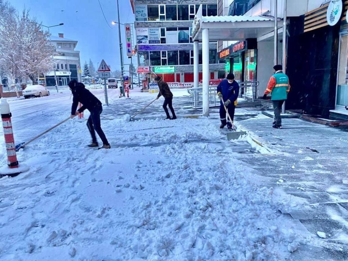 Ardahan&rsquo;da karla m&uuml;cadele &ccedil;alışması