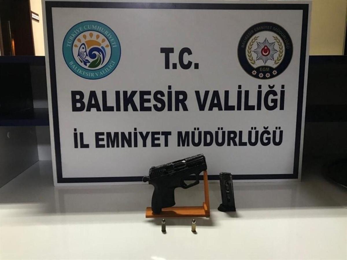 Balıkesir&rsquo;de polis 23 aranan şahsı yakaladı