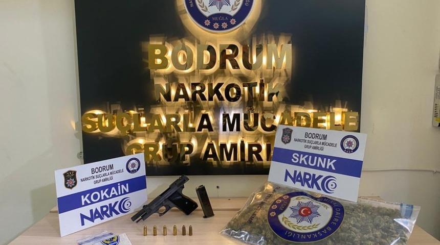 Bodrum&rsquo;da silah ka&ccedil;ak&ccedil;ılarına operasyon
