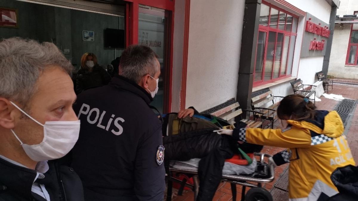 Otob&uuml;s kazasında yaralanan yolcular hastaneye sevk edildi