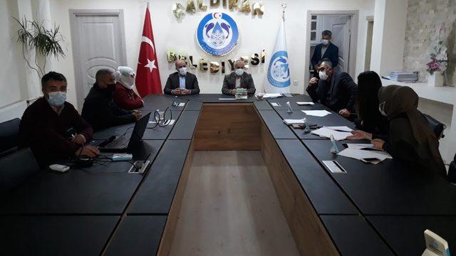 Çaldıran Belediyesinden karbondioksit gazı sorunu yaşayan aileye destek