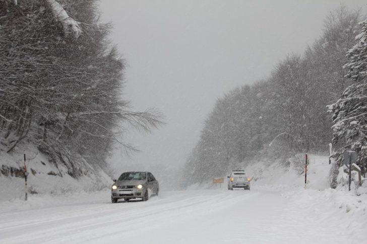 Domaniç’te kar yağışı ulaşımı etkiliyor G1