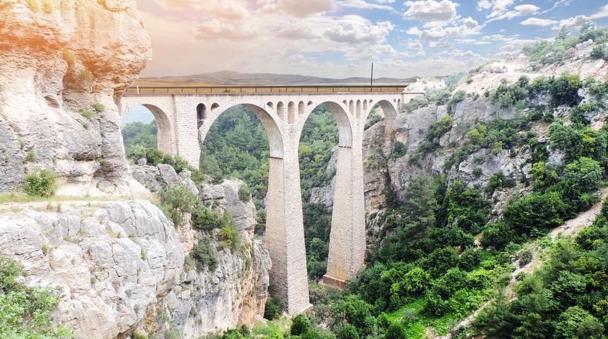 Varda Köprüsü nerede, nasıl gidilir? Varda köprüsü tarihi, hikayesi, yol tarifi - Varda Köprüsü Adana