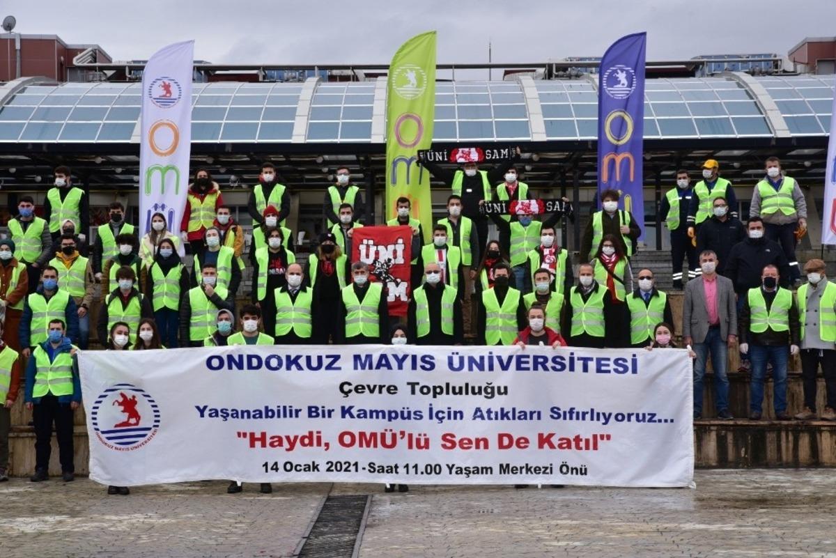 Rekt&ouml;r &Uuml;nal, &ouml;ğrencilerle daha temiz doğa i&ccedil;in &ccedil;&ouml;p topladı