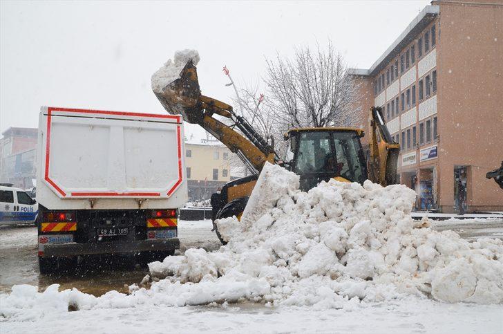 Bitlis'te kapanan köy yollarında karla mücadele çalışması başlatıldı G2