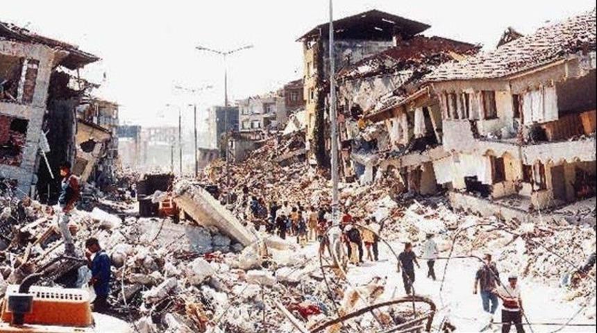 Marmara Depremi bug&uuml;n 18. yıl d&ouml;n&uuml;m&uuml;nde. 17 Ağustos 1999 Marmara Depreminde neler yaşandı?