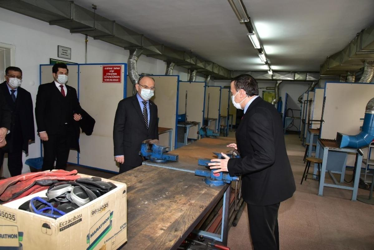 Vali Karadeniz, Elginkan Vakfında incelemelerde bulundu