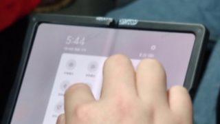 Xiaomi'nin katlanabilir akıllı telefonu metroda göründü!