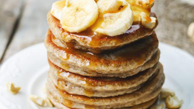 Hamur işi kaçamağı yapmak isteyenlere göz göz kabaran pankek tarifi! Lezzetli bir pankek yapımının en önemli noktası...