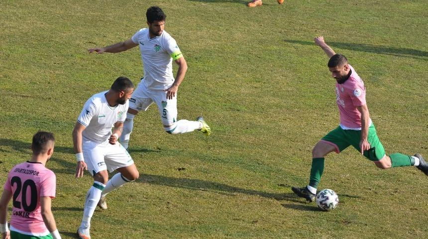 Isparta 32 Spor, 3 futbolcuyu transfer etti