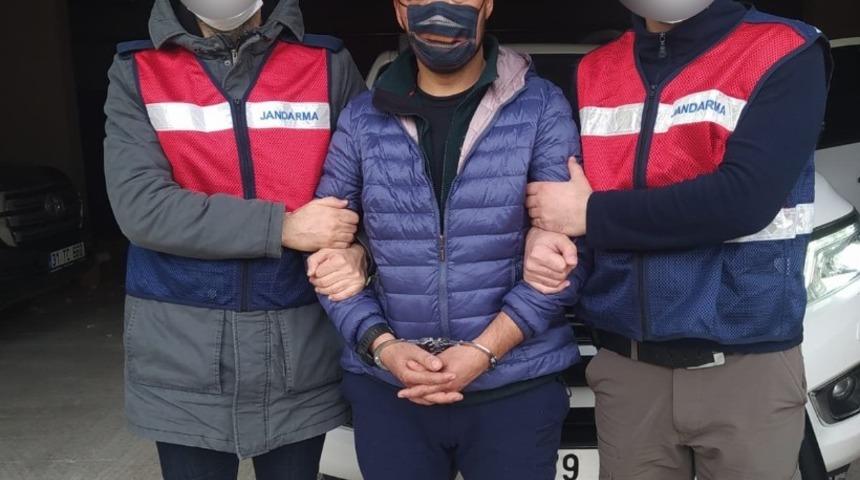 Kırmızı B&uuml;ltenle aranan DEAŞ&rsquo;lı ter&ouml;rist tutuklandı
