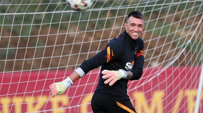Fernando Muslera ile 2+1 yıllık sözleşme