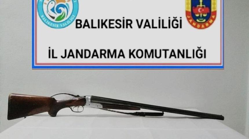 Balıkesir&rsquo;de jandarma 18 aranan şahsı yakaladı