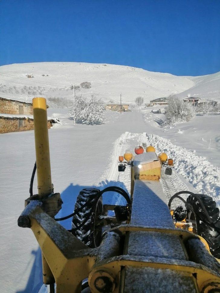 Karla kapanan 138 köy yolu ulaşıma açıldı G2