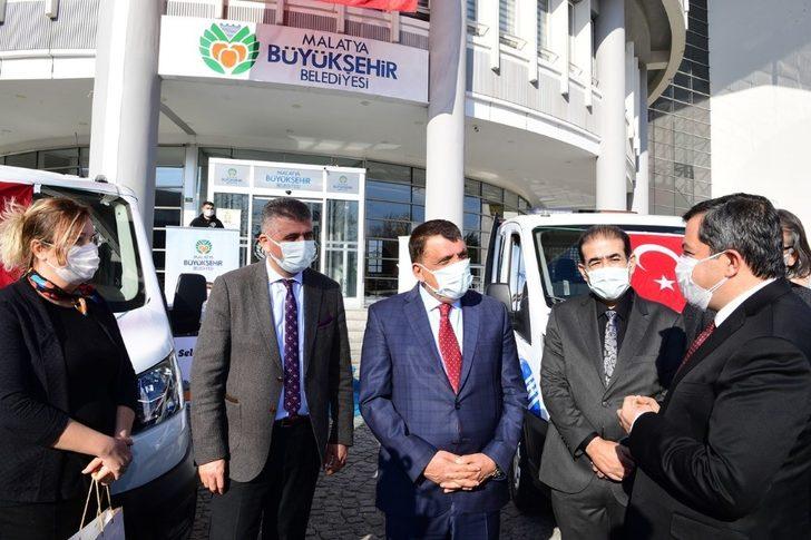Malatya Büyükşehir Belediyesi’nden sağlıkçılara hediye paketi G4