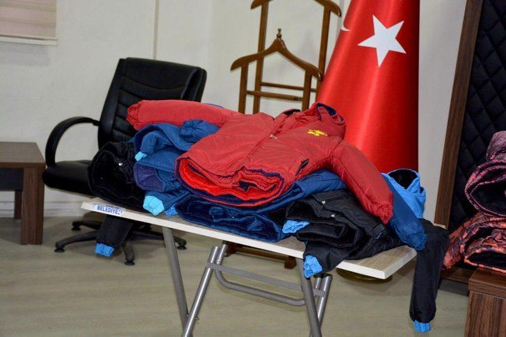 Gülüç Belediyesi ihtiyaç sahibi çocuklara mont ve bot dağıtacak G2