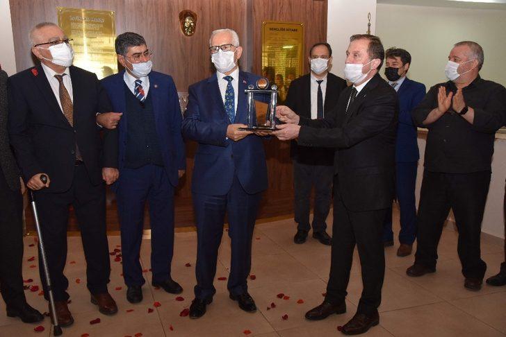 Denizli İl Milli Eğitim Müdürü Mahmut Oğuz personeliyle vedalaştı G1