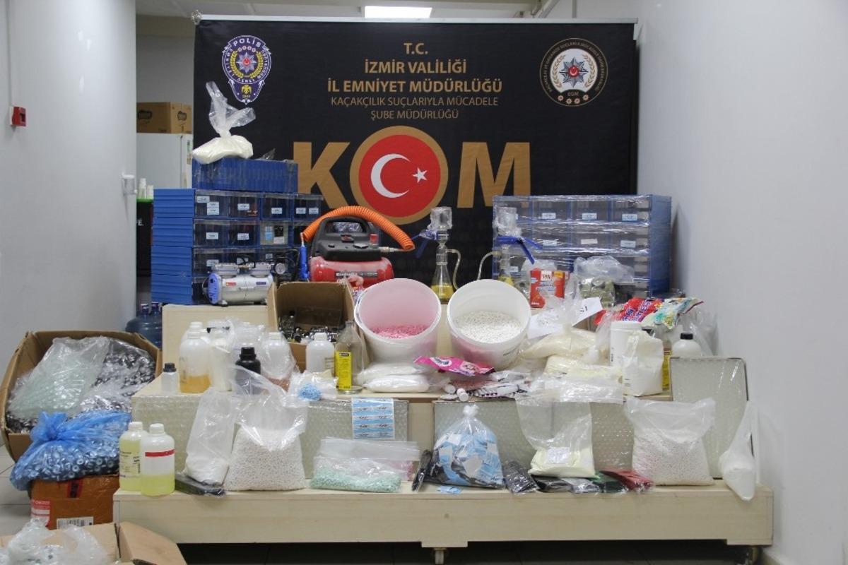 İzmir&rsquo;de 10 milyon TL değerinde ka&ccedil;ak v&uuml;cut geliştirme hapları ele ge&ccedil;irildi