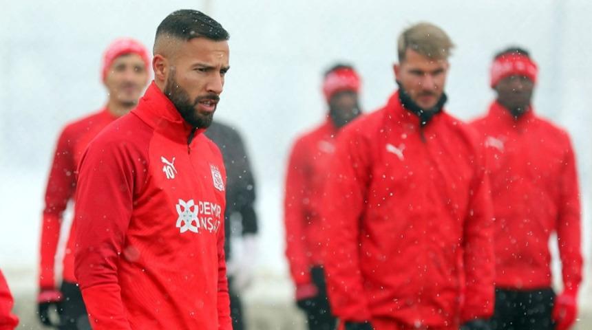 Yasin Öztekin, Sivasspor’a veda etti!