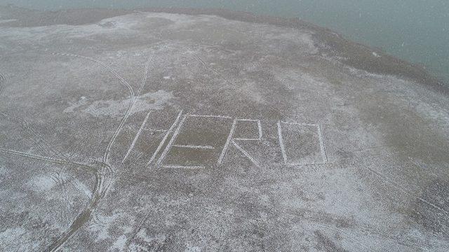Kimin yazdığı bilinmeyen dev yazı, FETÖ'yü akıllara getirdi