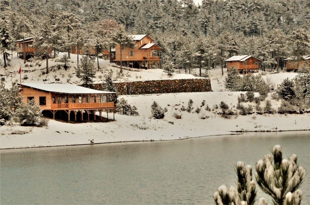 Tahtalı Yaylası&rsquo;nda kartpostallık kar manzarası