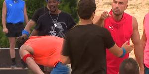 Survivor'da şok kavga! O hareket ortalığı karıştırdı