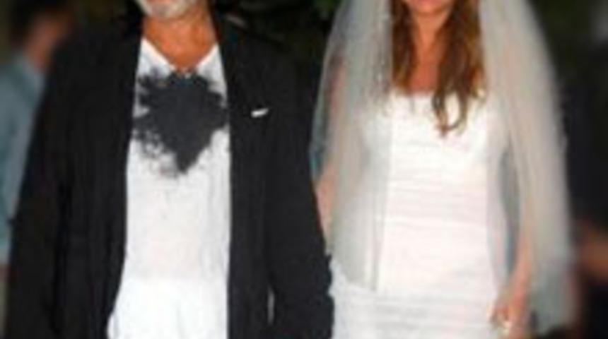 Ayşe Suskunluğunu Bozdu