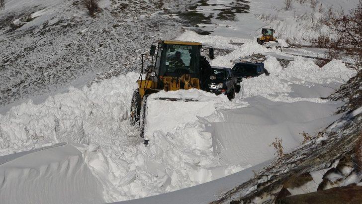 Köy yollarında kar kalınlığı yer yer 2-3 metreye yükseldi G2