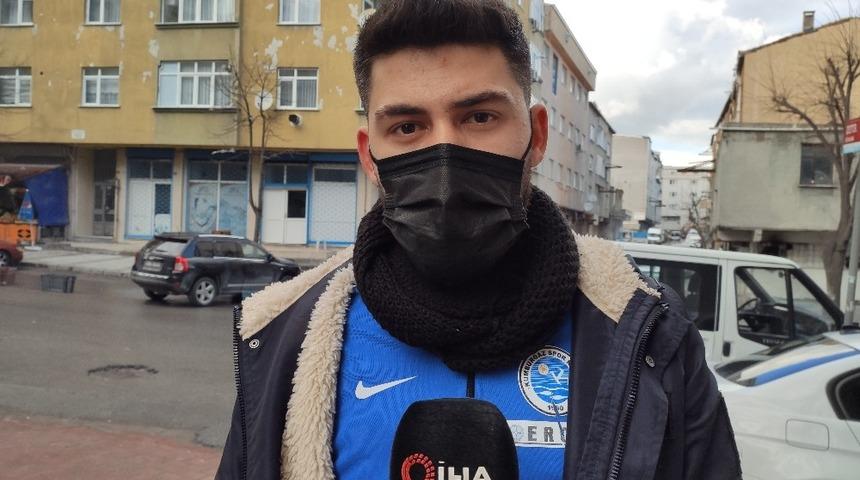 (&Ouml;zel)Sultangazi&rsquo;de saniyeler i&ccedil;inde hırsızlık kamerada