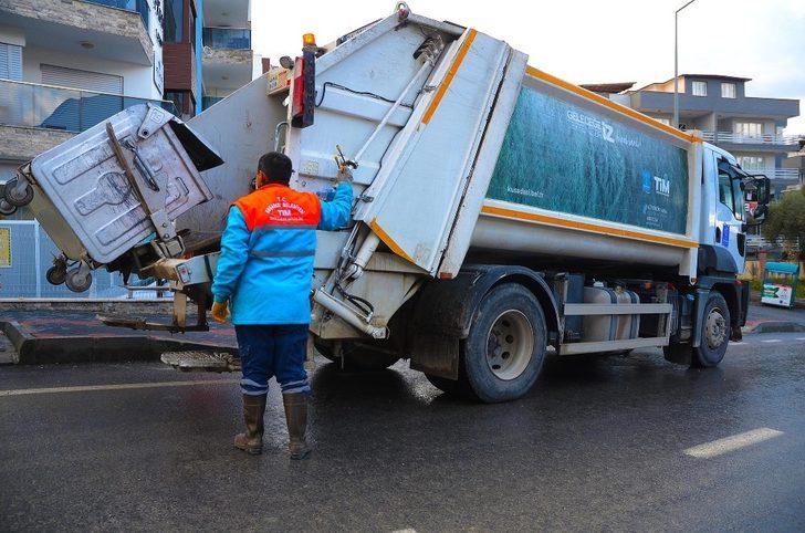 Kuşadası Belediyesi ekipleri, daha temiz bir Kuşadası için 24 saat mesai yapıyor G1