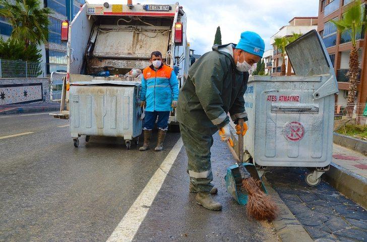 Kuşadası Belediyesi ekipleri, daha temiz bir Kuşadası için 24 saat mesai yapıyor G3