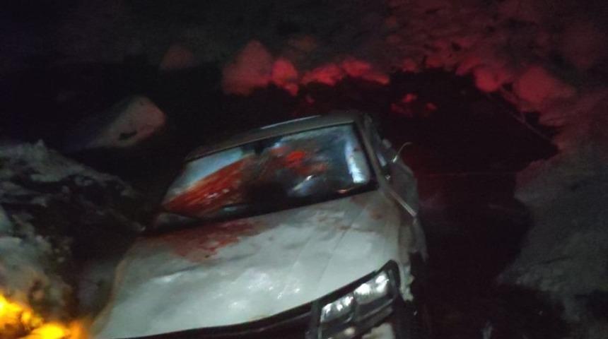 Bursa&rsquo;da 3 gencin bulunduğu otomobil 40 metrelik u&ccedil;urumdan aşağı u&ccedil;tu