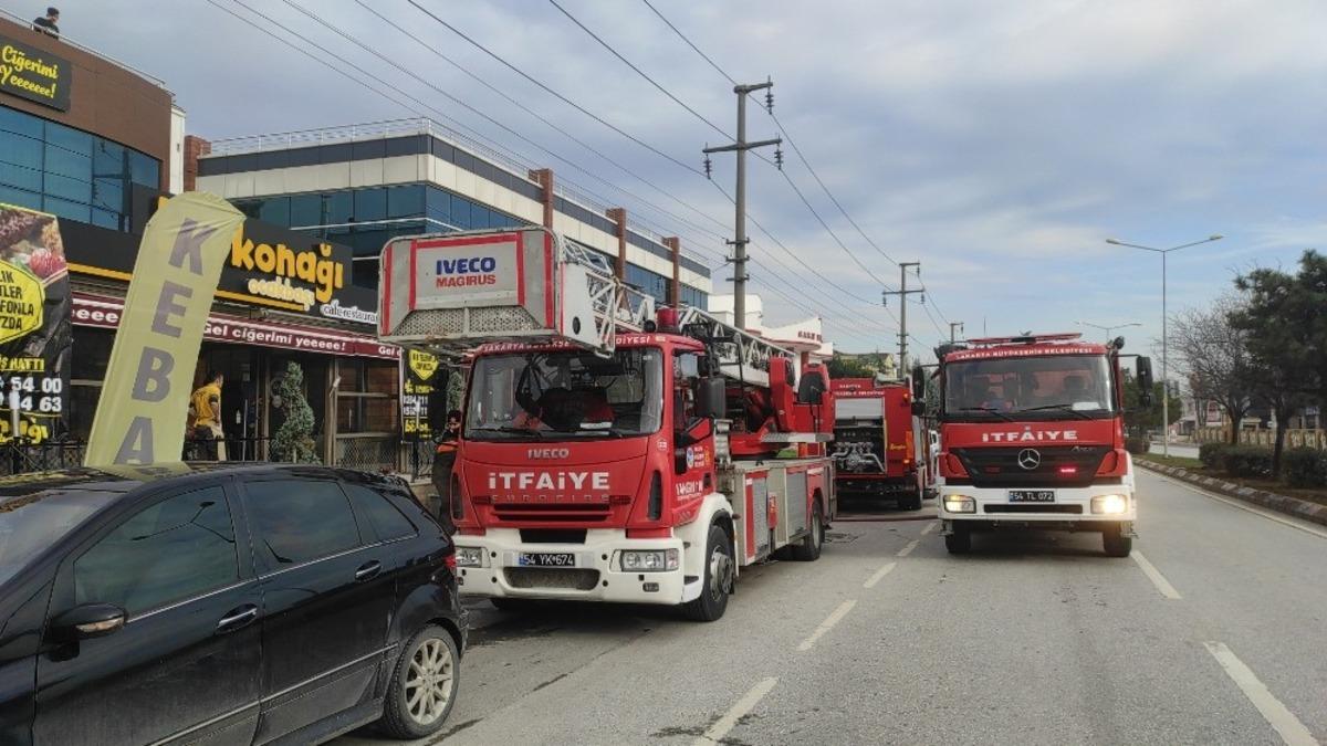 Bacası yanan işletmeyi izinli itfaiye eri k&uuml;l olmaktan kurtardı