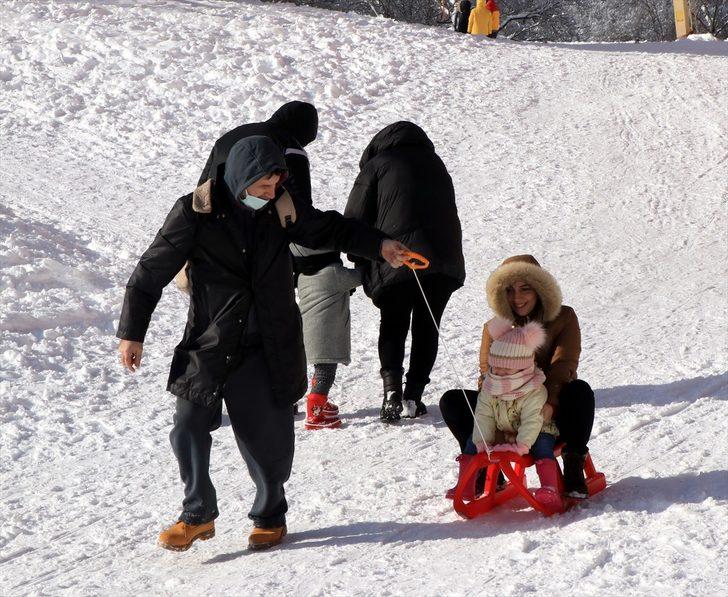Kartepe'de kayak pistlerinin yarın beklenen yoğun kar yağışının ardından açılması planlanıyor G2