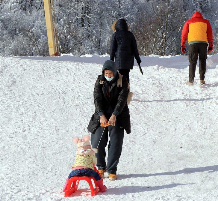 Kartepe'de kayak pistlerinin yarın beklenen yoğun kar yağışının ardından açılması planlanıyor G3