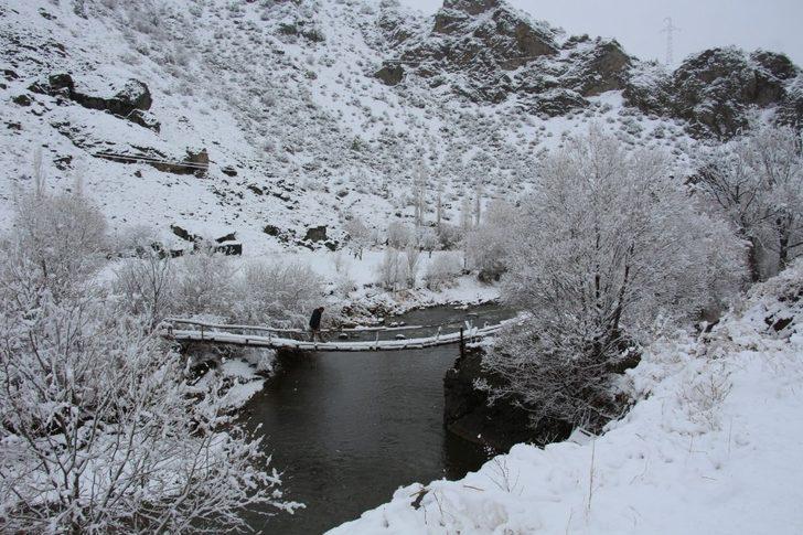 Özlenen kar Oltu’ya yağdı G1