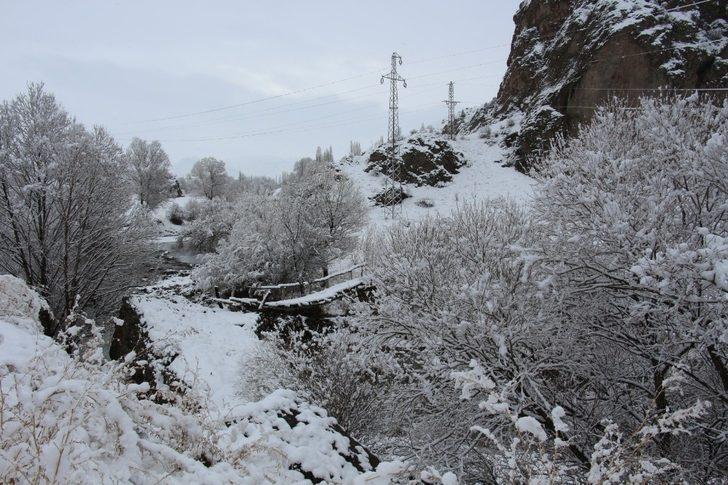 Özlenen kar Oltu’ya yağdı G2