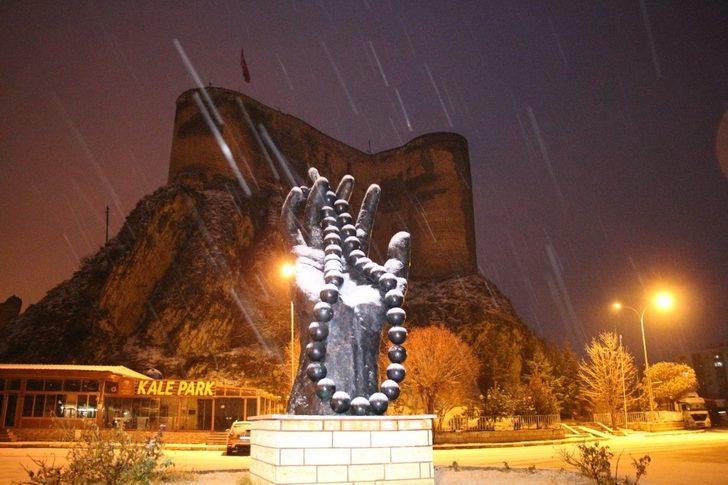 Özlenen kar Oltu’ya yağdı G3