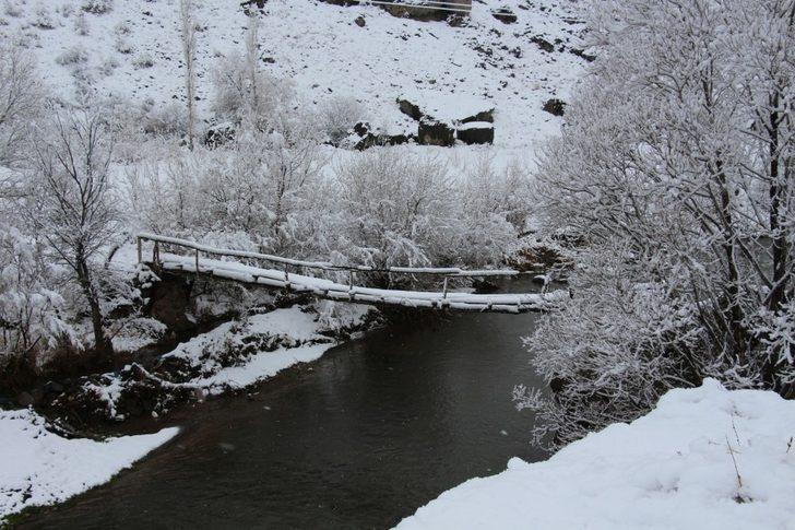 Özlenen kar Oltu’ya yağdı G4