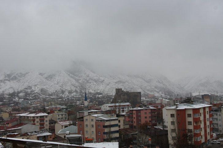 Özlenen kar Oltu’ya yağdı G5