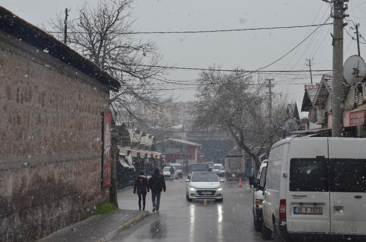 Kar yıllar sonra Balıkesir&rsquo;e uğradı