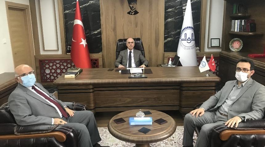 Yeni binasına taşınan il&ccedil;e m&uuml;ft&uuml;l&uuml;ğ&uuml;ne hayırlı olsun ziyaretinde bulundular